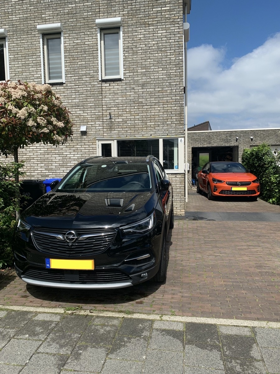 Afbeeldingslocatie: https://tweakers.net/i/kUsEx9d5Saptu8nqPzTTt6TIrtI=/full-fit-in/4920x3264/filters:max_bytes(3145728):no_upscale():strip_icc():fill(white):strip_exif()/f/image/8JN8WesTzSaCkwW0LVE2q1I3.jpg?f=user_large