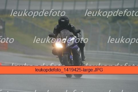 Afbeeldingslocatie: https://tweakers.net/i/kX9b4QX0aWypXtc6-qzFqRj0mws=/full-fit-in/4920x3264/filters:max_bytes(3145728):no_upscale():strip_icc():fill(white):strip_exif()/f/image/vQIRwZc28v44uWKFCHocDnU1.jpg?f=user_large