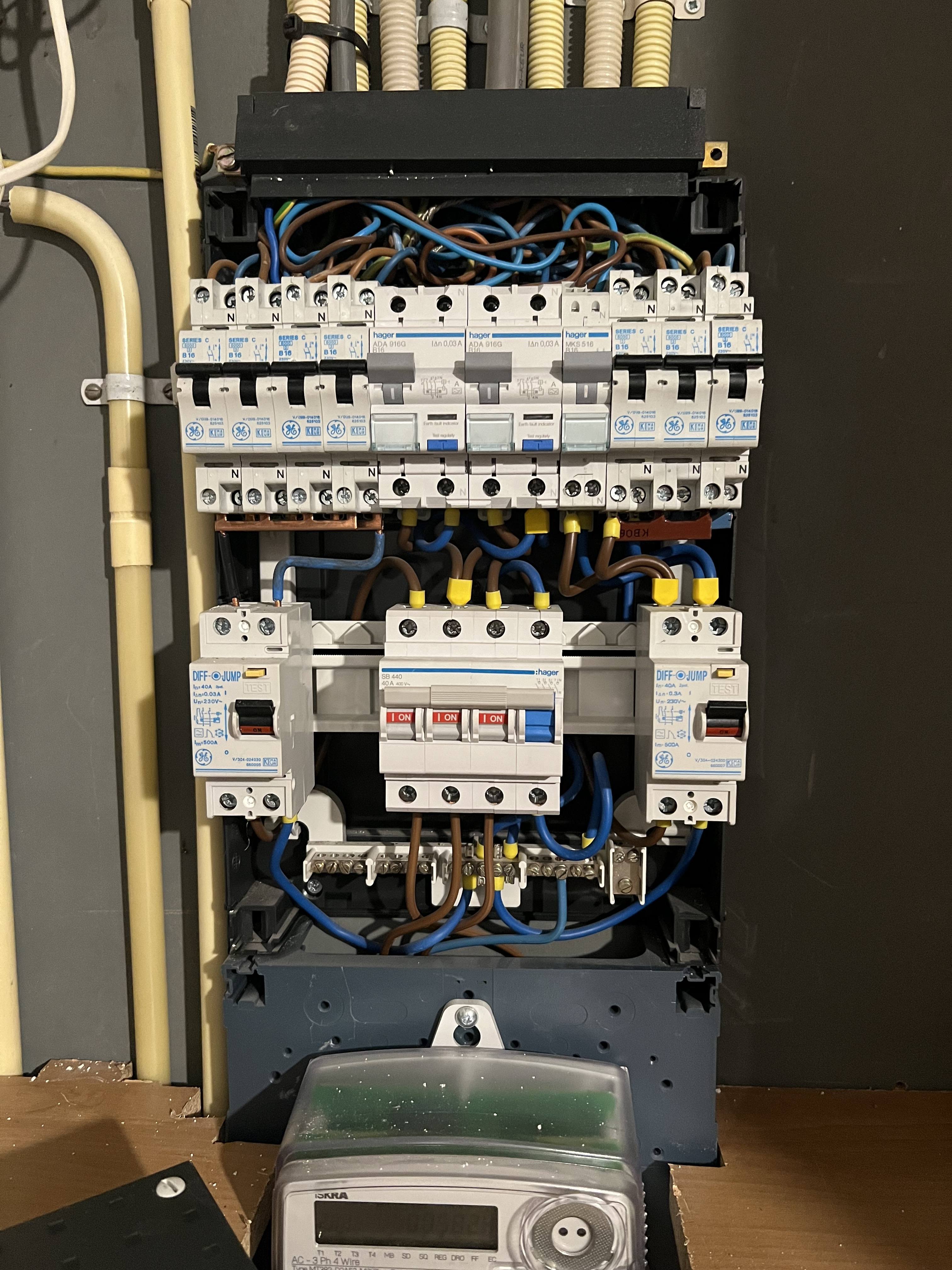 Afbeeldingslocatie: https://tweakers.net/i/kZ8hHSp0EWHFaBNWDXRvpYZsLJo=/full-fit-in/4920x3264/filters:max_bytes(3145728):no_upscale():strip_icc():fill(white):strip_exif()/f/image/GE0OHw8b5QGi1ygPvPV6eEtv.jpg?f=user_large