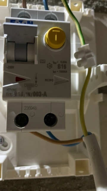 Afbeeldingslocatie: https://tweakers.net/i/kZhorgWHAnta1e59lTADilOkF8g=/full-fit-in/4920x3264/filters:max_bytes(3145728):no_upscale():strip_icc():fill(white):strip_exif()/f/image/ve0msqSAZUbByaKAC7NoXeiC.jpg?f=user_large