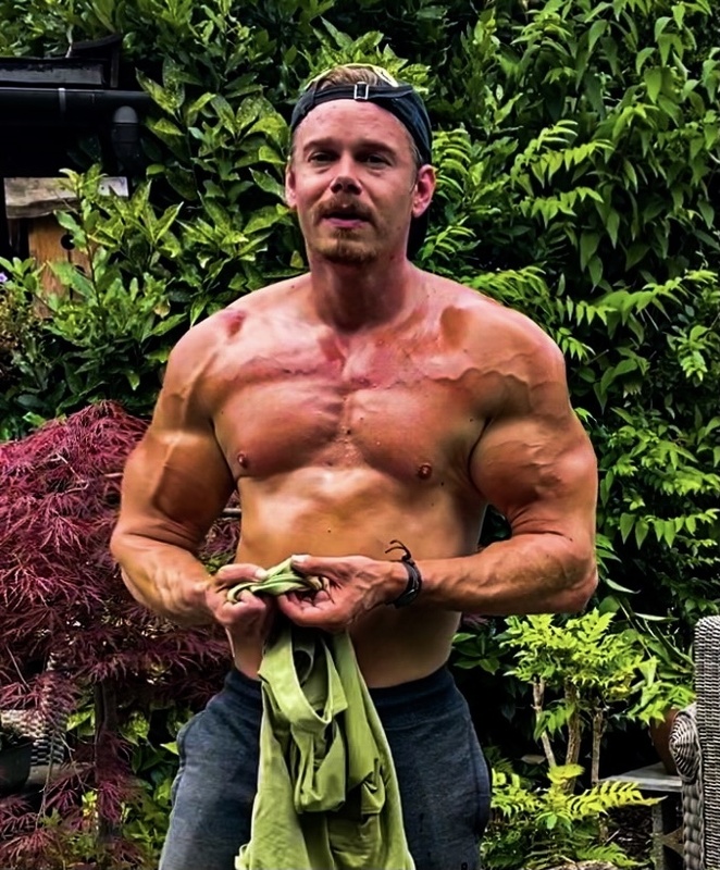 Afbeeldingslocatie: https://tweakers.net/i/kZxAjk0wdWjTJ6vVxQ2EHT-Vyr4=/x800/filters:strip_icc():strip_exif()/f/image/mjJBCFqNxQFXidUU6lBbsouK.jpg?f=fotoalbum_large