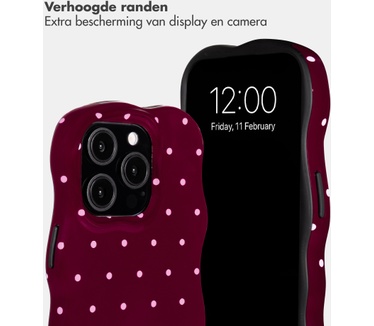 Selencia Vivid Wavy Backcover met MagSafe voor de Apple iPhone 15 Pro - Happy Dots Burgundy