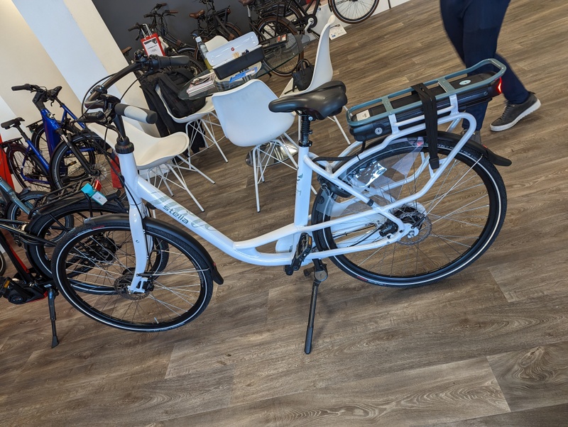 Afbeeldingslocatie: https://tweakers.net/i/kfmXTMF__HDhblxK96gl6nXoP4E=/800x/filters:strip_icc():strip_exif()/f/image/iqi9a86KJdbbvhREs5bDN9nM.jpg?f=fotoalbum_large