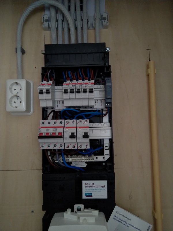 Afbeeldingslocatie: https://tweakers.net/i/kfzb-5uKTr4D6FwZH-LUBi6M9cM=/x800/filters:strip_icc():strip_exif()/f/image/zx7sTD2r4KhNBkMcEGpeTvDG.jpg?f=fotoalbum_large