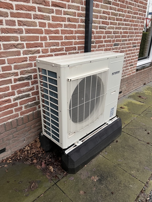 Afbeeldingslocatie: https://tweakers.net/i/kiDi6Zxyy4GlTZ-s5yzO2fLd7tg=/x800/filters:strip_icc():strip_exif()/f/image/QNwnvc5UGZnSAjUrllxElgo2.jpg?f=fotoalbum_large