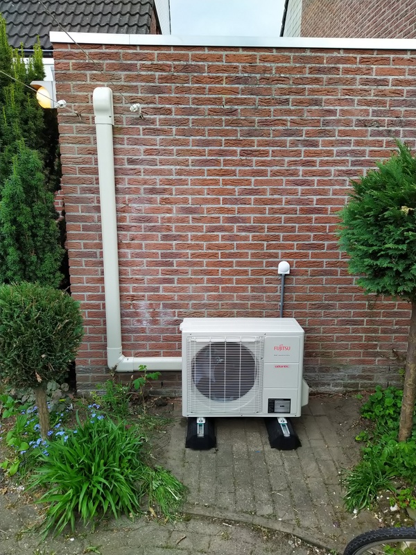 Afbeeldingslocatie: https://tweakers.net/i/kjogbRIR3U4RGRi_f1-UpFsznhs=/x800/filters:strip_icc():strip_exif()/f/image/LUftpjg5RVEA2lUSdGSjwHfk.jpg?f=fotoalbum_large
