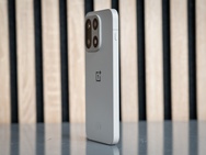 Het design van de OnePlus 15