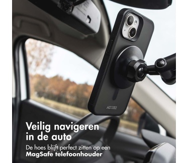 Accezz Rugged Frosted Backcover met MagSafe