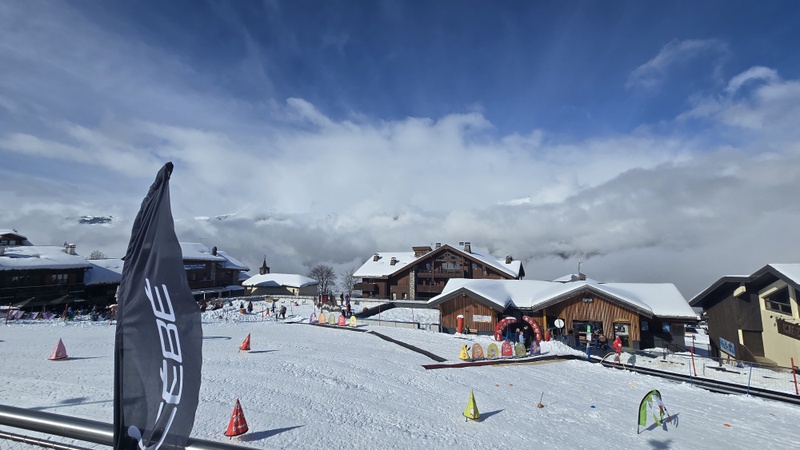 Afbeeldingslocatie: https://tweakers.net/i/kmPx5g6X804FKUWKRtaEXYRXMiA=/800x/filters:strip_icc():strip_exif()/f/image/GZciahLz2RnPZqbx6yiCl13s.jpg?f=fotoalbum_large