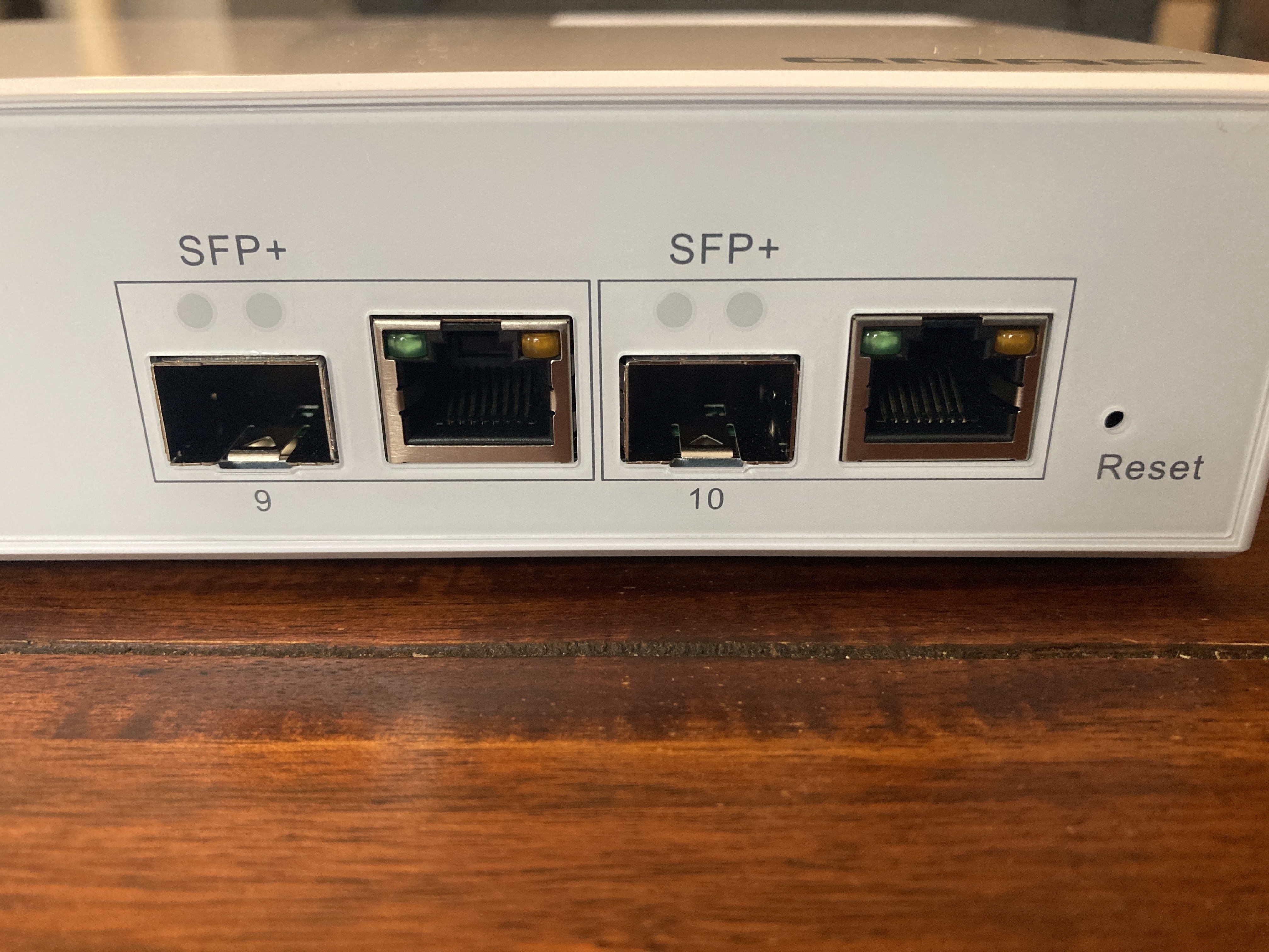 Afbeeldingslocatie: https://tweakers.net/i/krkCjT9_ZL1fHV4QrLiJ1ZN1R4Q=/m/383141/1LgI6P1N1S62YDVc9jO3XoNhp5OpvwP8Ifox1FuNSwymiLIHkc.jpeg