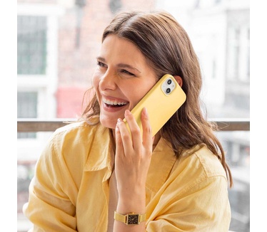 Accezz Liquid Silicone Backcover met MagSafe iPhone 14 Plus - Geel