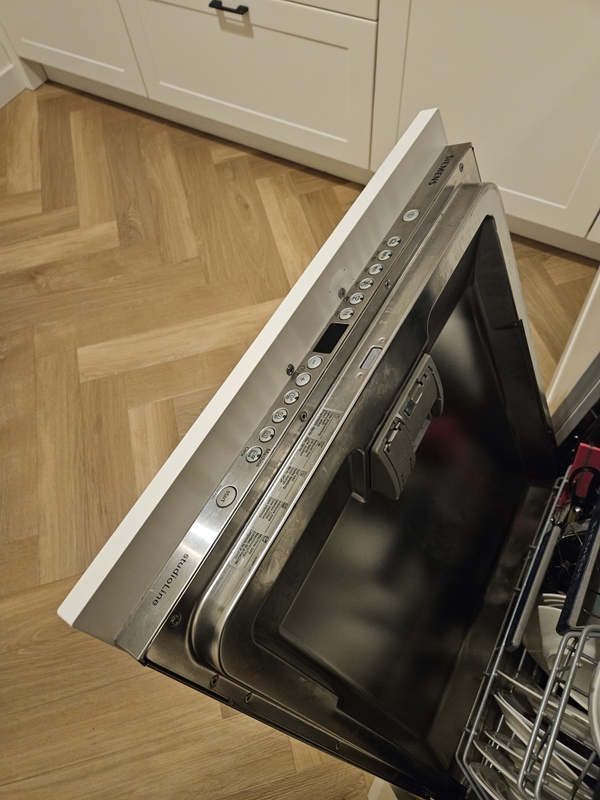 Afbeeldingslocatie: https://tweakers.net/i/ku44pGeHQVOx2DyeQL5si235KGc=/x800/filters:strip_icc():strip_exif()/f/image/0PvovVktjwjTOkoCjgu28KXs.jpg?f=fotoalbum_large