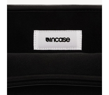 Incase Classic