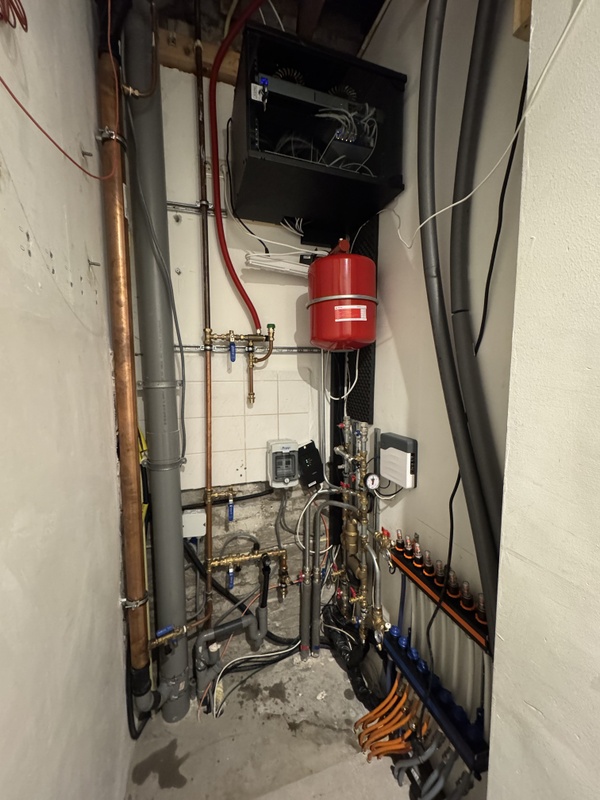 Afbeeldingslocatie: https://tweakers.net/i/kxyiJNLSFxaq1pHUqZfwZvyc9Jk=/x800/filters:strip_icc():strip_exif()/f/image/8E1Vi1S3PBy03bhIzO5JhIsZ.jpg?f=fotoalbum_large