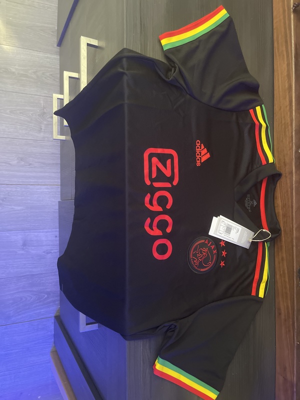 Afbeeldingslocatie: https://tweakers.net/i/kyIWF99n8pm8BJ1vJeISxs_o3Eg=/x800/filters:strip_icc():strip_exif()/f/image/RX0EuckoGw8HIPO2st4gdGhb.jpg?f=fotoalbum_large