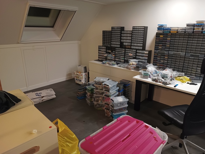 Afbeeldingslocatie: https://tweakers.net/i/kzj75UF3oauOyEzGrzLr0ICAmtA=/800x/filters:strip_icc():strip_exif()/f/image/NXhpQS2R17isxvtJXZBHXPph.jpg?f=fotoalbum_large