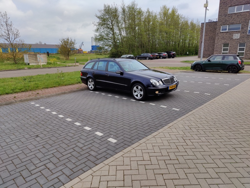 Afbeeldingslocatie: https://tweakers.net/i/l1eBIlsb3mV2Ovfzc5GyntHtfBs=/800x/filters:strip_icc():strip_exif()/f/image/wWfGBwC5RTsNLMsPUYqZkmhB.jpg?f=fotoalbum_large