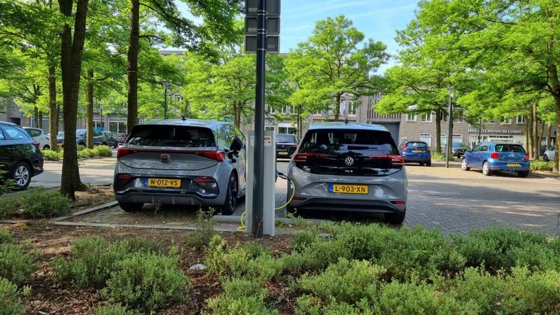 Afbeeldingslocatie: https://tweakers.net/i/l2KSrhO7zNzRGGgEus92ilUGPpE=/800x/filters:strip_icc():strip_exif()/f/image/yJNXfQ8UIFeggWNKXgugo9nZ.jpg?f=fotoalbum_large