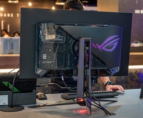 ASUS ROG Swift OLED PG32UCWM