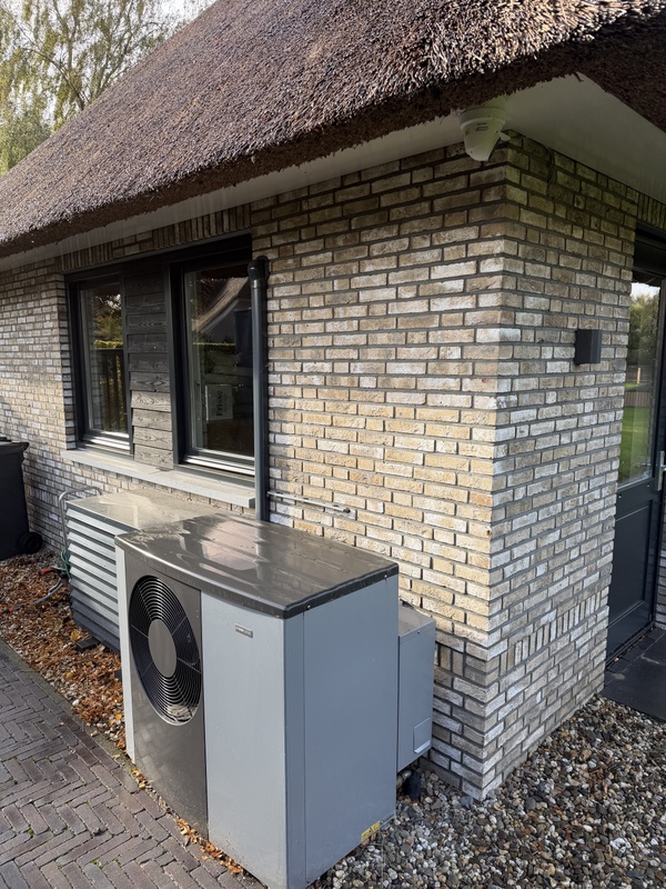 Afbeeldingslocatie: https://tweakers.net/i/l8pnM8ewPNtQZmKNatrPoEOBxrI=/x800/filters:strip_icc():strip_exif()/f/image/fY8Akz8kOCBRygWwHnfTjNO0.jpg?f=fotoalbum_large