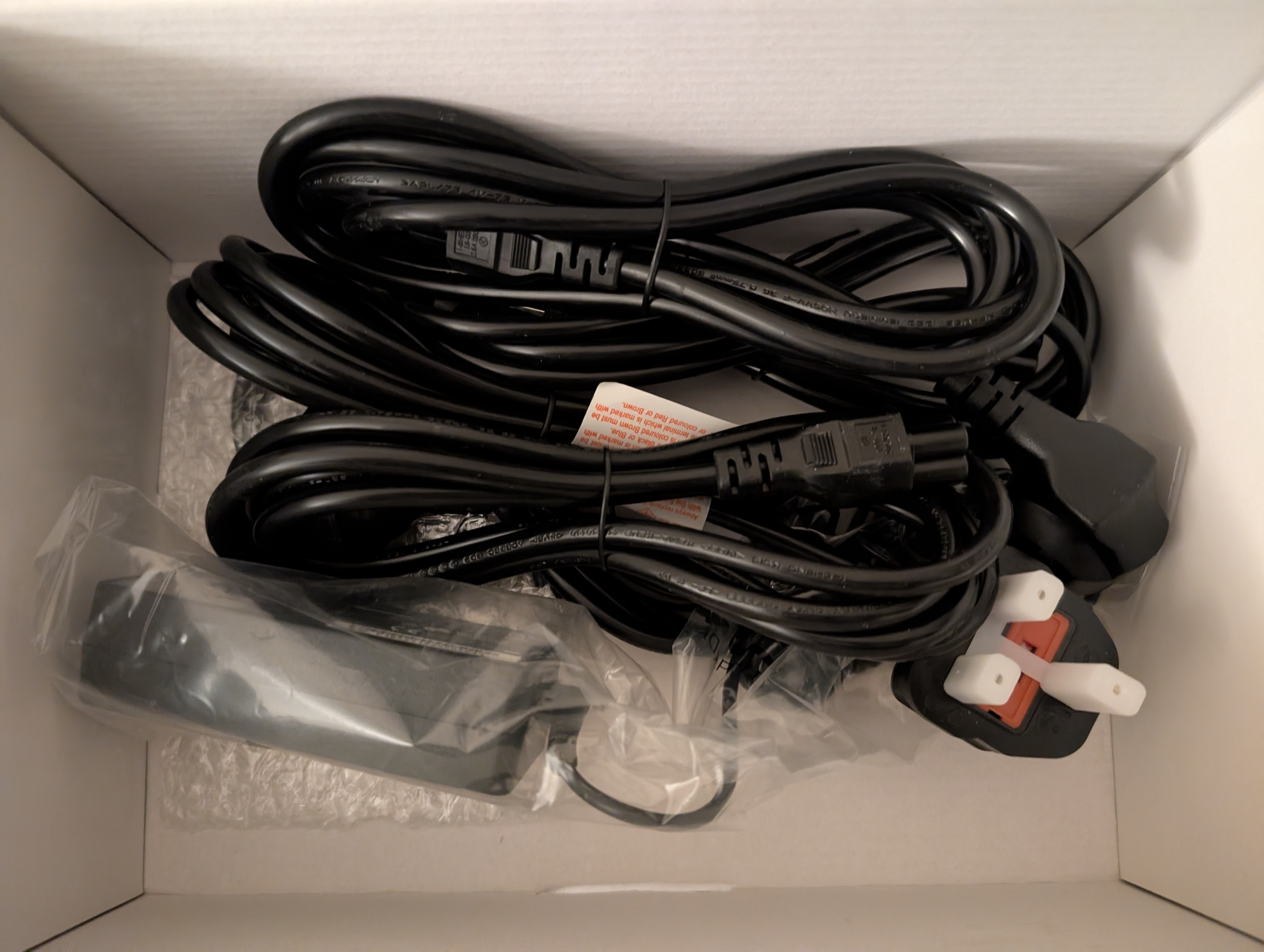 Afbeeldingslocatie: https://tweakers.net/i/lCkopzGcx-vrAPTTTKa6ZrwtyGE=/fit-in/4920x3264/filters:max_bytes(3145728):no_upscale():strip_icc():strip_exif()/f/image/udhVPHBbYVWidNzGmZqUEDfR.jpg?f=user_large