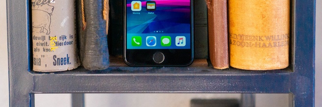 Apple iPhone SE (2020)
