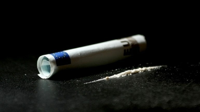 Afbeeldingslocatie: https://tweakers.net/i/lH9mTkEZ9NCIu_m22zqtIdhMKtI=/full-fit-in/4920x3264/filters:max_bytes(3145728):no_upscale():strip_icc():fill(white):strip_exif()/f/image/S5SQxHKW7585pBlcbe4j5ngg.jpg?f=user_large