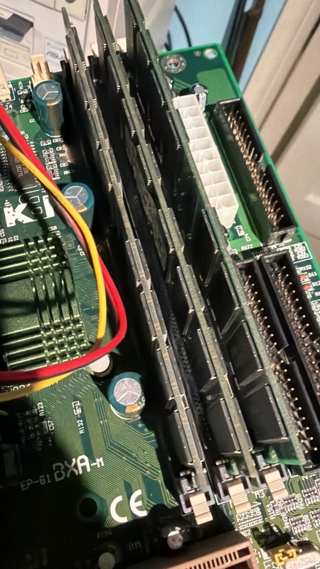 Afbeeldingslocatie: https://tweakers.net/i/lKswK9EWY-DHiUjsVRwYwM0cBt0=/x800/filters:strip_icc():strip_exif()/f/image/0xys14JxAgNE7NEmqGIDpkpS.jpg?f=fotoalbum_large