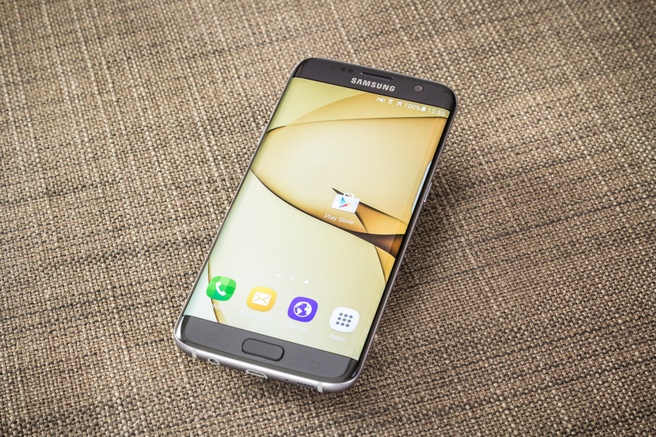 Op de loer liggen accu Herinnering Samsung kampt al maandenlang met tekort aan reserveschermen S7 edge -  Tablets en telefoons - Nieuws - Tweakers