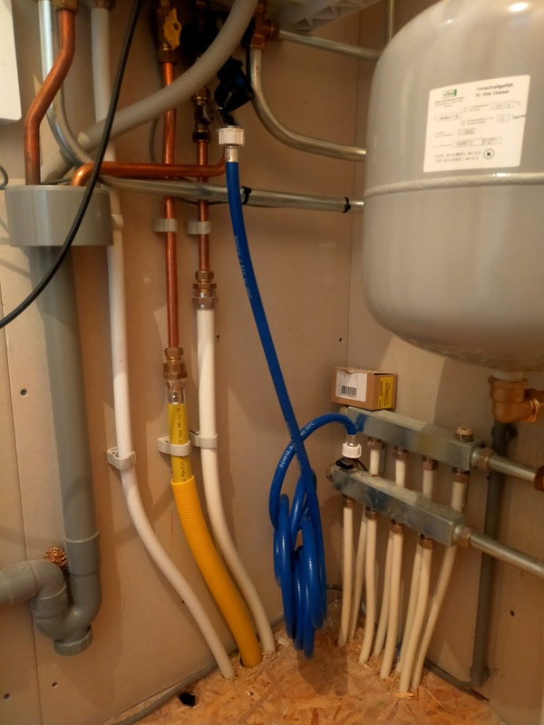 Afbeeldingslocatie: https://tweakers.net/i/lXIAiaTOQyI_OjeGX9c4m3bDkTc=/x800/filters:strip_icc():strip_exif()/f/image/kNMf31G7KNLXitTMi7eagCPc.jpg?f=fotoalbum_large