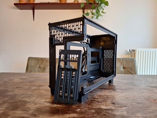 Afbeeldingslocatie: https://tweakers.net/i/lXVNgOGATcFf8a_5ROJRtu9GwH0=/620x/filters:strip_icc():strip_exif()/m/2271134/1VHvWzDid2wdTe8NFkeNOvyEtJ7phkLoFQUqmdBxaTCuGPkdjZ.jpeg?f=620xauto