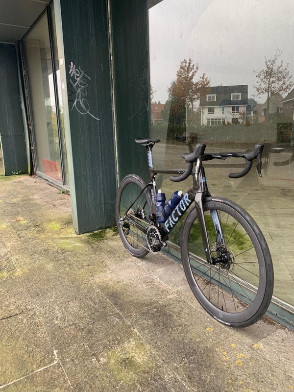 Afbeeldingslocatie: https://tweakers.net/i/lZpbk3niKtCIsaXmHP-eVIBlCfY=/x800/filters:strip_icc():strip_exif()/f/image/usp8UNfHKR0HeYYscI2xOhaX.jpg?f=fotoalbum_large
