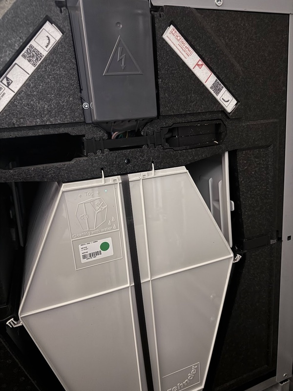 Afbeeldingslocatie: https://tweakers.net/i/leb0Inws8xvJFTS7FxtH0vIfJn0=/x800/filters:strip_icc():strip_exif()/f/image/AowcykqGHdN9zrXfNl9oGO3c.jpg?f=fotoalbum_large