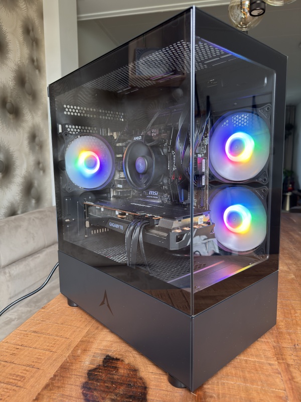 1440p Gaming PC - Ryzen 5 3600 + RX 5700 XT aangeboden - Vraag