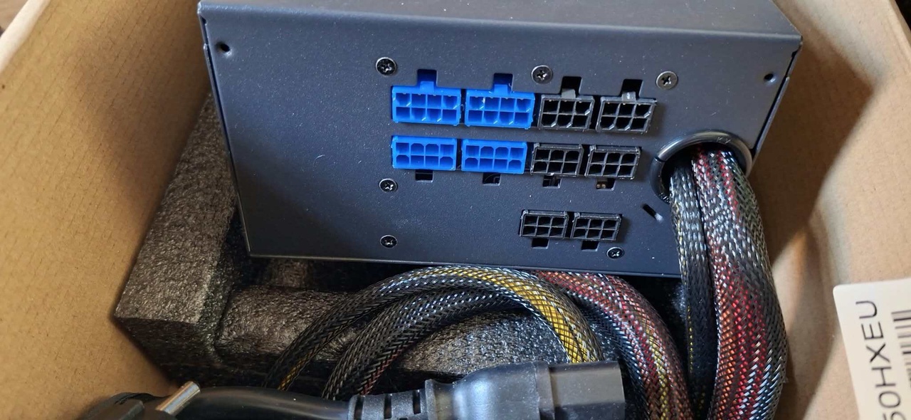 Corsair HX750 (prijscorrectie) aangeboden - Vraag & Aanbod - Tweakers