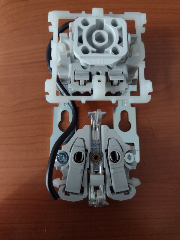 Afbeeldingslocatie: https://tweakers.net/i/ljnGMZkA0HOUaa7cRFjvQWTJY8Y=/x800/filters:strip_icc():strip_exif()/f/image/GKK3CGLHCzX78eANQ6sfuqMn.jpg?f=fotoalbum_large