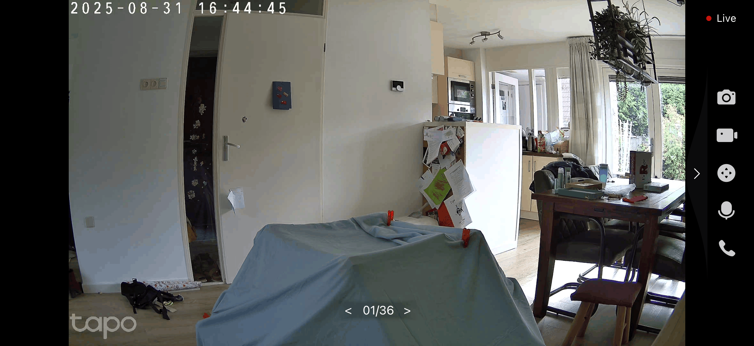 Afbeeldingslocatie: https://tweakers.net/i/lpr0SdYVvL5di8ZEDccI5oZ0-Mk=/m/383141/1UT6BDWLrUaGuQwYeuHj7aEelDfLNAo7wgJiw7I3E5pfjor4WS.png