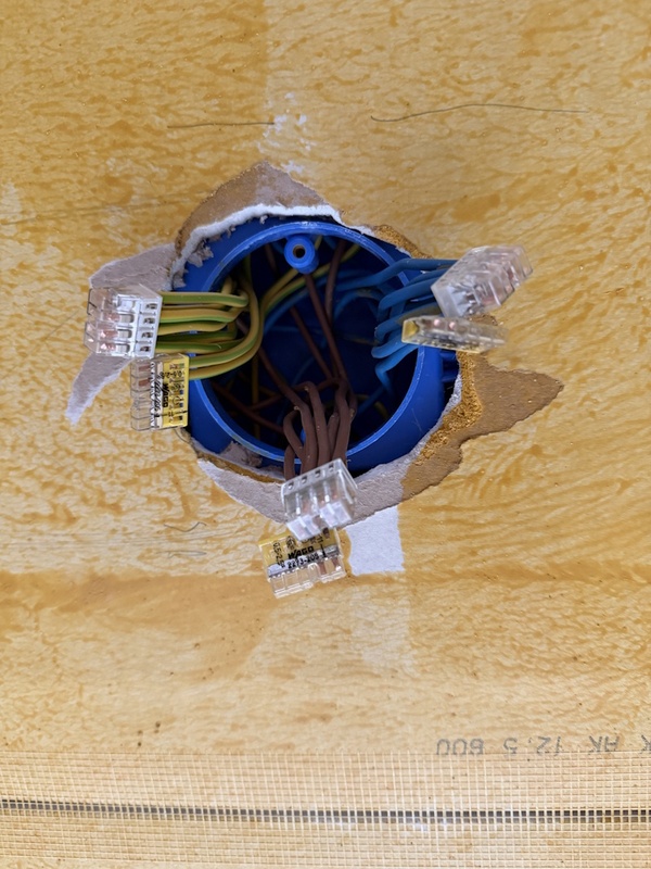 Afbeeldingslocatie: https://tweakers.net/i/lsOTOq48oUGT3GGytN8qrgROo7Q=/x800/filters:strip_icc():strip_exif()/f/image/dsMKGOw9YkmunoDNA4w2KcVv.jpg?f=fotoalbum_large