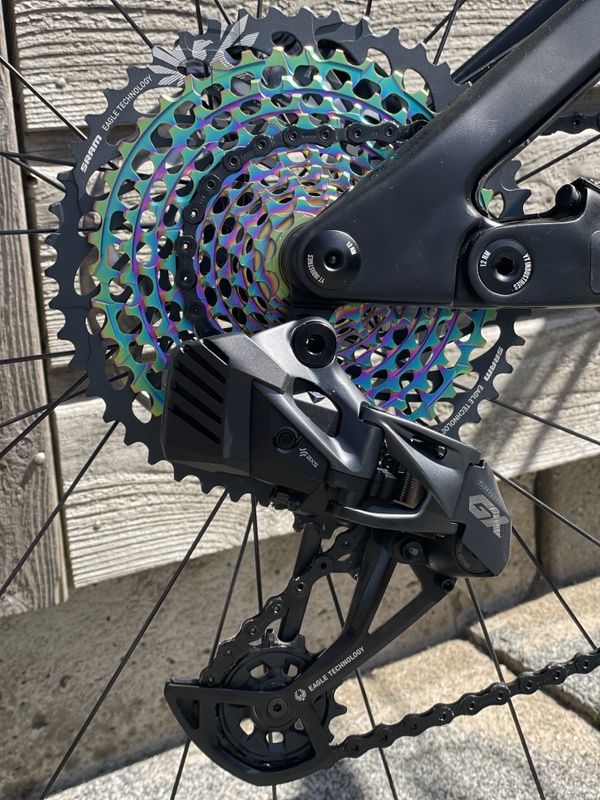 Afbeeldingslocatie: https://tweakers.net/i/lvDBPkZwiK9tbekFdTUvnMhI1xs=/x800/filters:strip_icc():strip_exif()/f/image/3MF8uof7fu33RunNmMALzj9f.jpg?f=fotoalbum_large