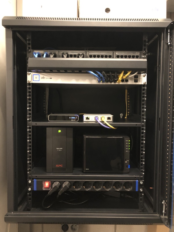 Afbeeldingslocatie: https://tweakers.net/i/m1Ue2se8ERZViC9hgVCZ2inDgf8=/x800/filters:strip_icc():strip_exif()/f/image/RagH7C88JzbD7QexbwAIRP3q.jpg?f=fotoalbum_large