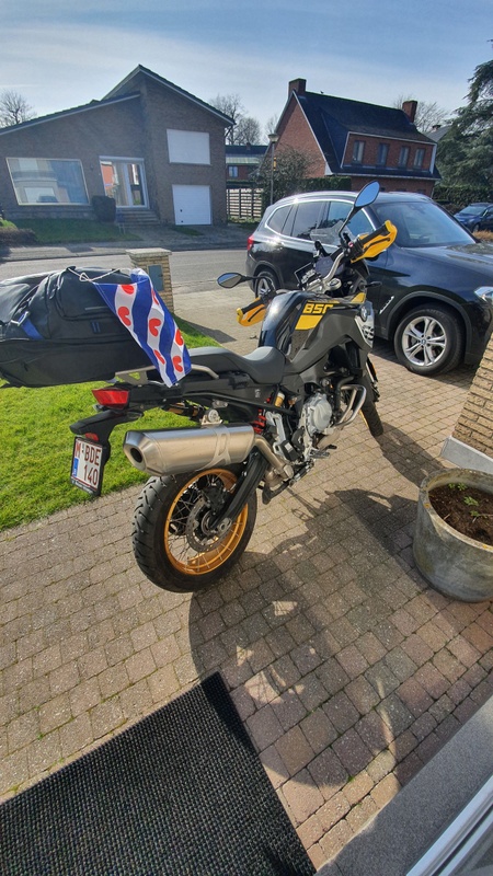 Afbeeldingslocatie: https://tweakers.net/i/m3xMAiMsukJAkB0XL5MAd2rSERM=/x800/filters:strip_icc():strip_exif()/f/image/8aATUylHm2UsTWWVKbHdp69E.jpg?f=fotoalbum_large