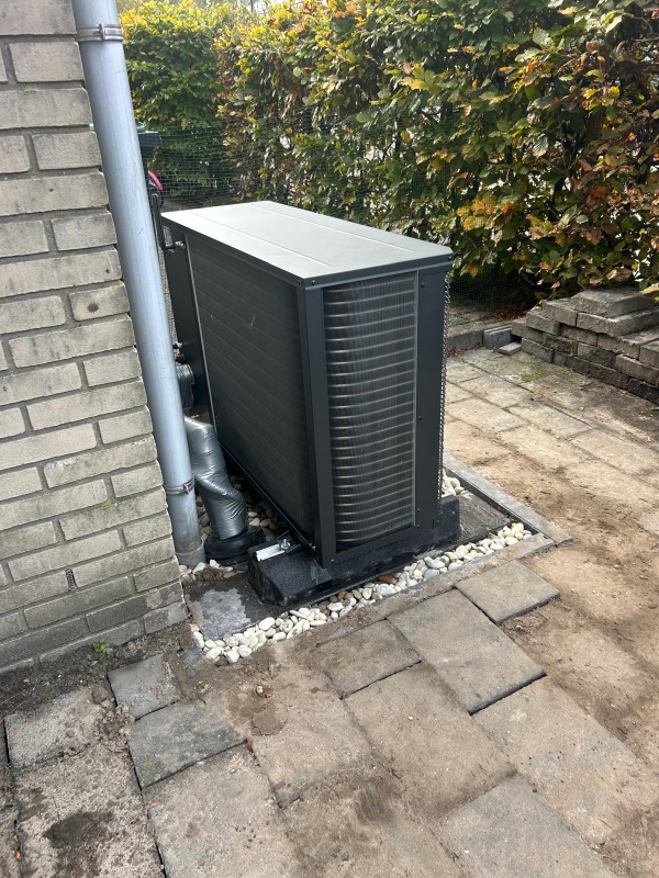 Afbeeldingslocatie: https://tweakers.net/i/m6iCOMqAnaY9aBe--uoZ6Rq5VBo=/x800/filters:strip_icc():strip_exif()/f/image/ub16J6yU8yMJZWwqHEXlu9Zg.jpg?f=fotoalbum_large