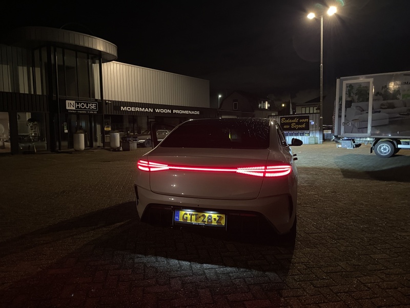Afbeeldingslocatie: https://tweakers.net/i/mE20HziYxydvpocbuoPD5T9BbiM=/800x/filters:strip_icc():strip_exif()/f/image/8EoB9B6WchYK0raSYvIbRXSo.jpg?f=fotoalbum_large