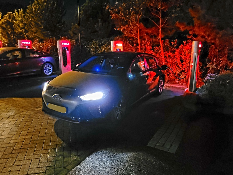 Afbeeldingslocatie: https://tweakers.net/i/mEGkk6ohS_vpdwfSpZHKnbHDH7w=/800x/filters:strip_icc():strip_exif()/f/image/KD2hI73stw8Ony03IEFUZs3c.jpg?f=fotoalbum_large