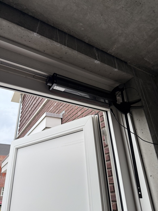 Afbeeldingslocatie: https://tweakers.net/i/mJjQeP1_dkSusF-I4hQRLXvFbxI=/x800/filters:strip_icc():strip_exif()/f/image/fp4R6PITWmPIQKcCEvw8oBcE.jpg?f=fotoalbum_large