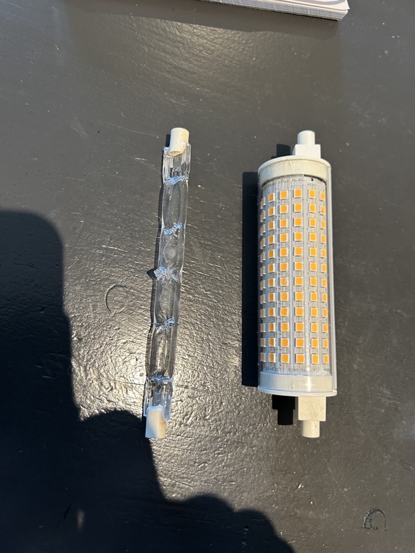 Afbeeldingslocatie: https://tweakers.net/i/mPKTQKop6utETKNKL3uHWKrqji0=/x800/filters:strip_icc():strip_exif()/f/image/LsFi0xfE3CGwTFkAuBxdhWKB.jpg?f=fotoalbum_large