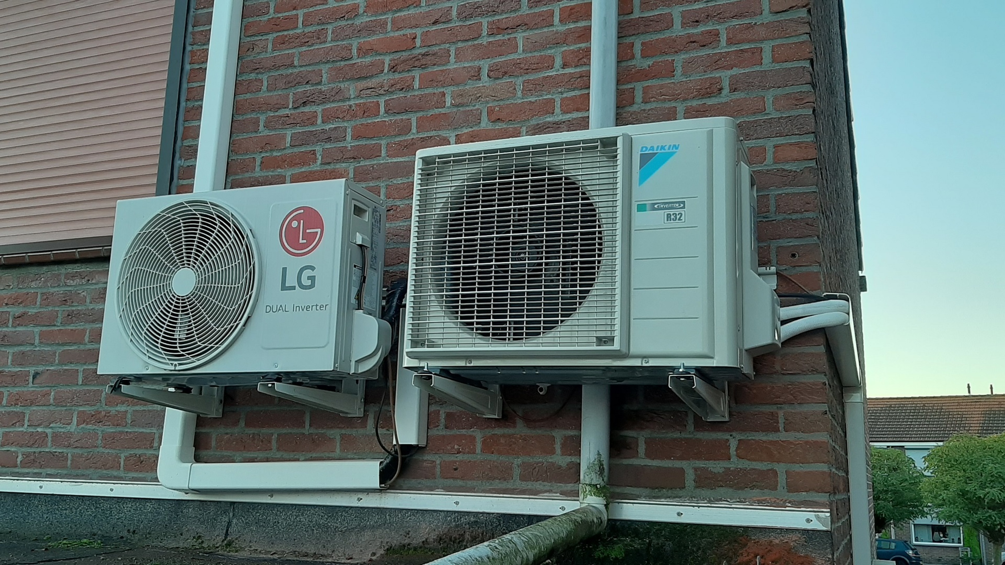 Afbeeldingslocatie: https://tweakers.net/i/mUS2_Td3ICYDd7O_ffxTJA-2O40=/full-fit-in/4920x3264/filters:max_bytes(3145728):no_upscale():strip_icc():fill(white):strip_exif()/f/image/VEaZYsWM6XKydgLypUHTJpvC.jpg?f=user_large