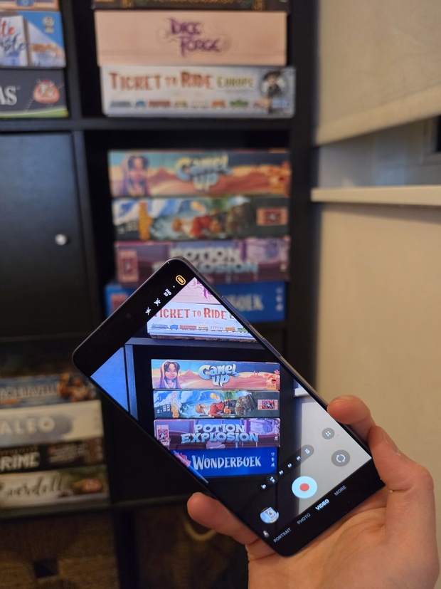 Afbeeldingslocatie: https://tweakers.net/i/mY_bYS48r_LTBKM0ah6bi1VNRZY=/620x/filters:strip_icc():strip_exif()/m/324550/1W4j0xRbnQ9Tbj1YFWAhpOrNS1jD0OqlkZrqEnisCr9OgGceFN.jpeg?f=620xauto