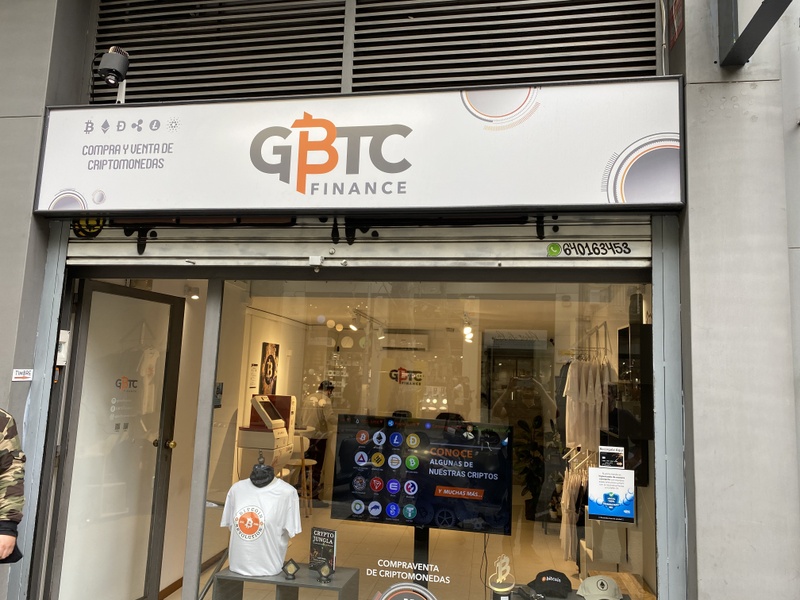 Afbeeldingslocatie: https://tweakers.net/i/mYeGazJadEx2hO4-3FJfO6-jFaI=/800x/filters:strip_icc():strip_exif()/f/image/cLt4PIsV4MqNFVNbsVE0iieQ.jpg?f=fotoalbum_large