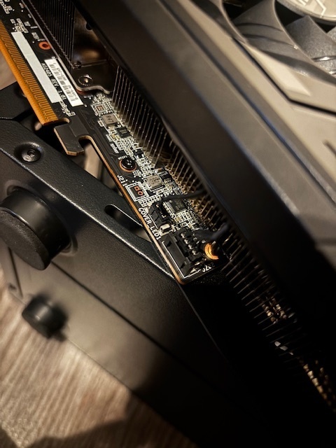 Afbeeldingslocatie: https://tweakers.net/i/m_EAwK4l6lllHzxWqnN9j9_9vnw=/fit-in/4920x3264/filters:max_bytes(3145728):no_upscale():strip_icc():strip_exif()/f/image/JZxvx8E7KBxZLwEqu3nZNzhn.jpg?f=user_large